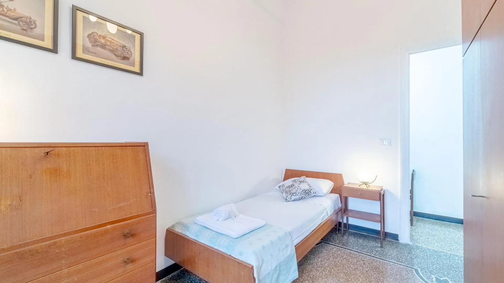 Genova San Fruttuoso Vintage & Roomy Flat Italy