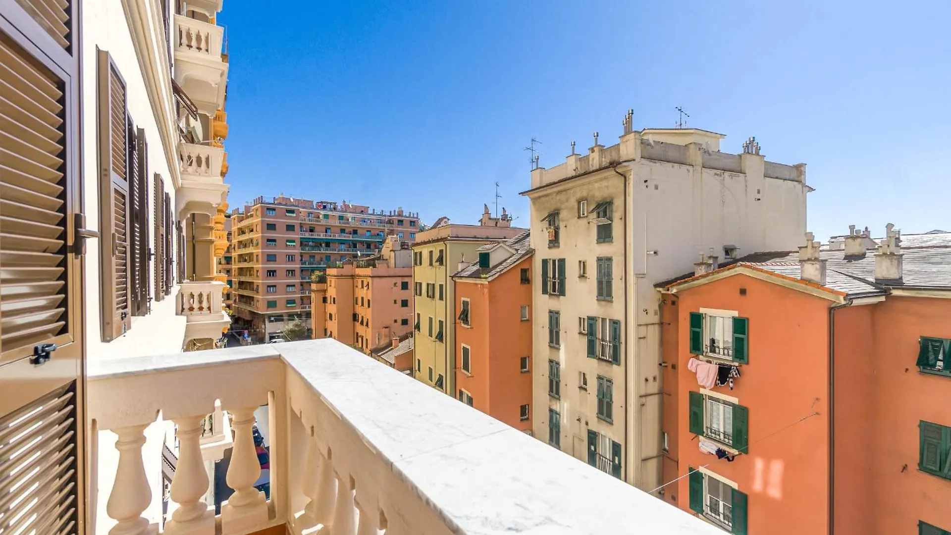 Genova San Fruttuoso Vintage & Roomy Flat Apartment