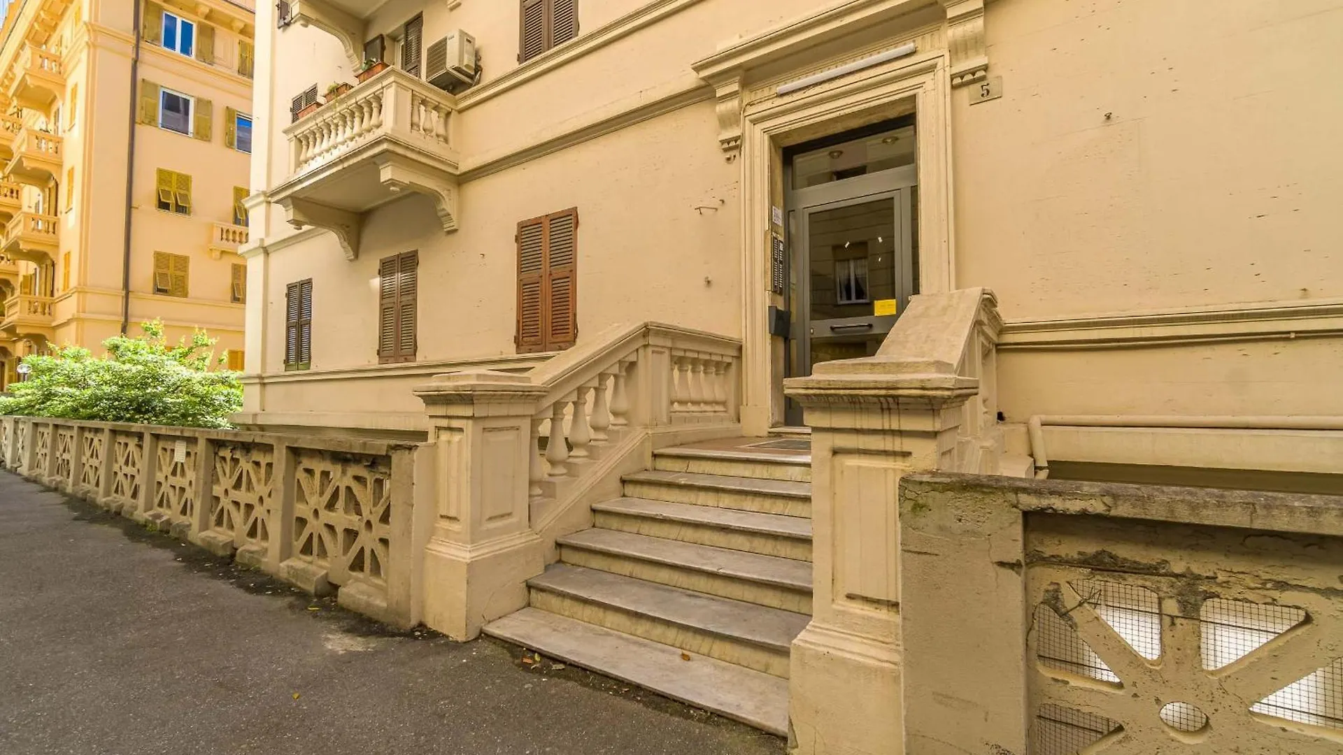 Apartment Genova San Fruttuoso Vintage & Roomy Flat