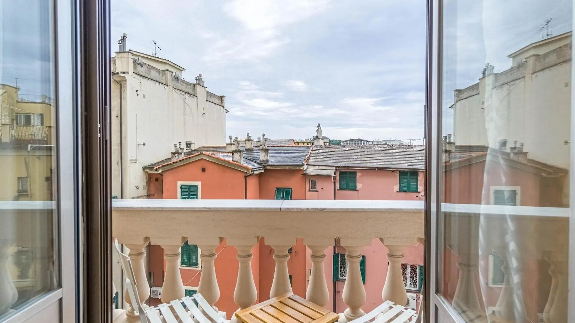 Daire Genova San Fruttuoso Vintage & Roomy Flat